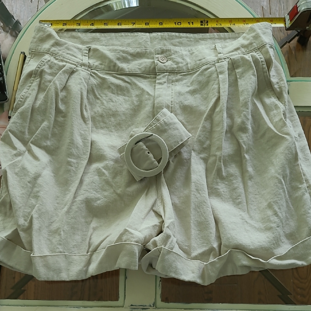 Women's Cream Linen  Shorts With Belt